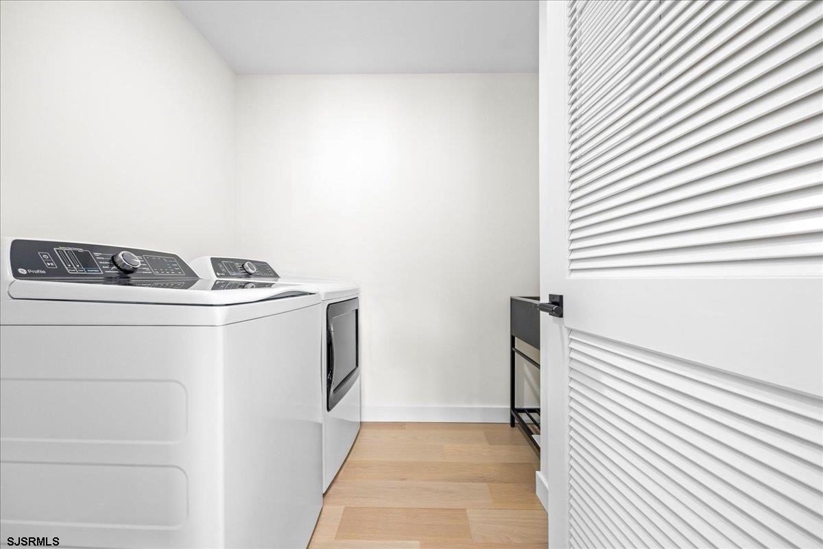 Margate, New Jersey 08402, United States, 6 Bedrooms Bedrooms, ,5 BathroomsBathrooms,Residential,Active,194964