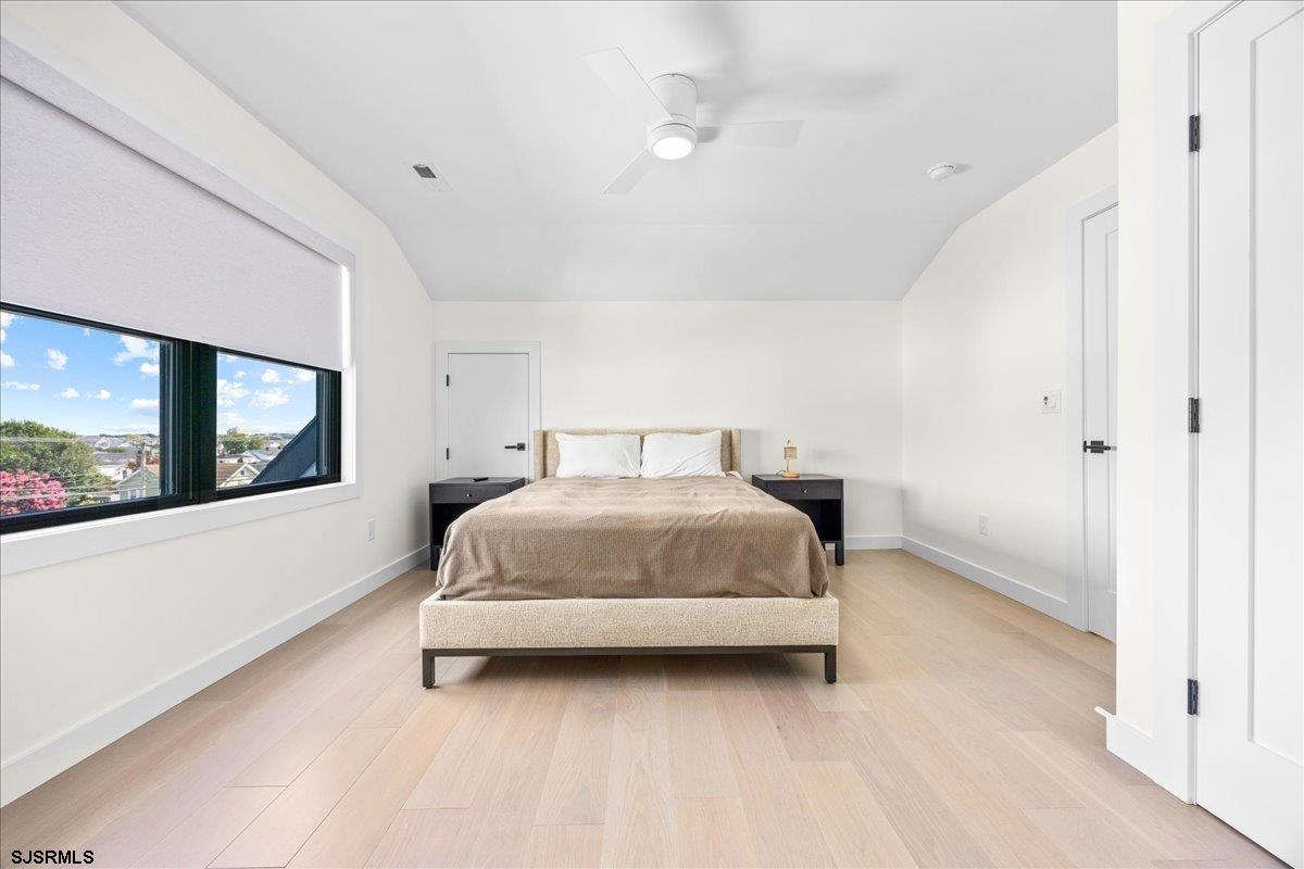 Margate, New Jersey 08402, United States, 6 Bedrooms Bedrooms, ,5 BathroomsBathrooms,Residential,Active,194964