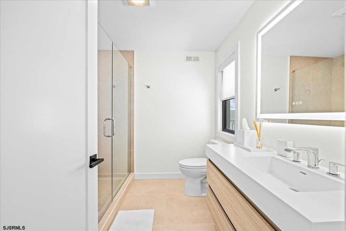 Margate, New Jersey 08402, United States, 6 Bedrooms Bedrooms, ,5 BathroomsBathrooms,Residential,Active,194964