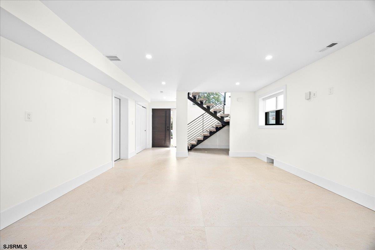 Margate, New Jersey 08402, United States, 6 Bedrooms Bedrooms, ,5 BathroomsBathrooms,Residential,Active,194964