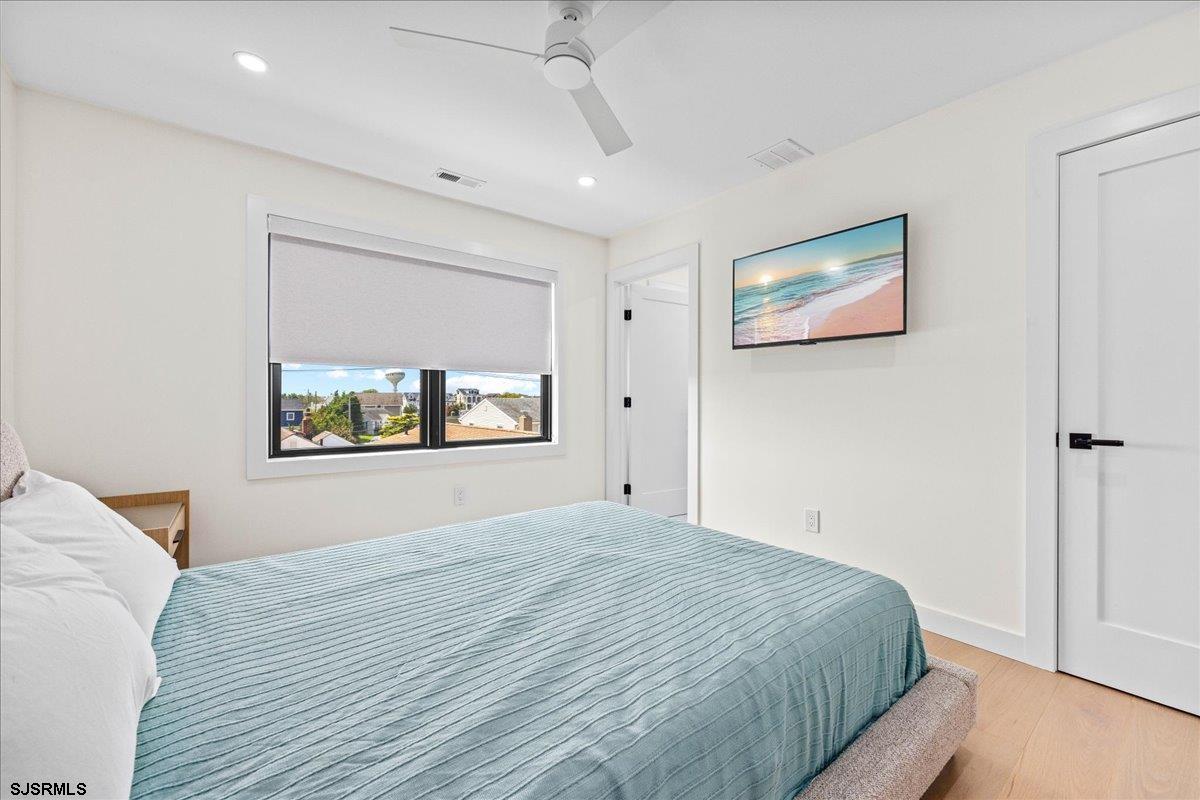 Margate, New Jersey 08402, United States, 6 Bedrooms Bedrooms, ,5 BathroomsBathrooms,Residential,Active,194964