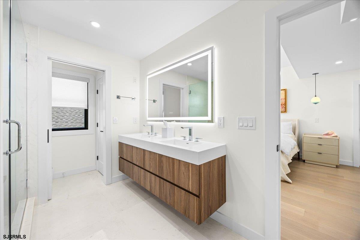 Margate, New Jersey 08402, United States, 6 Bedrooms Bedrooms, ,5 BathroomsBathrooms,Residential,Active,194964