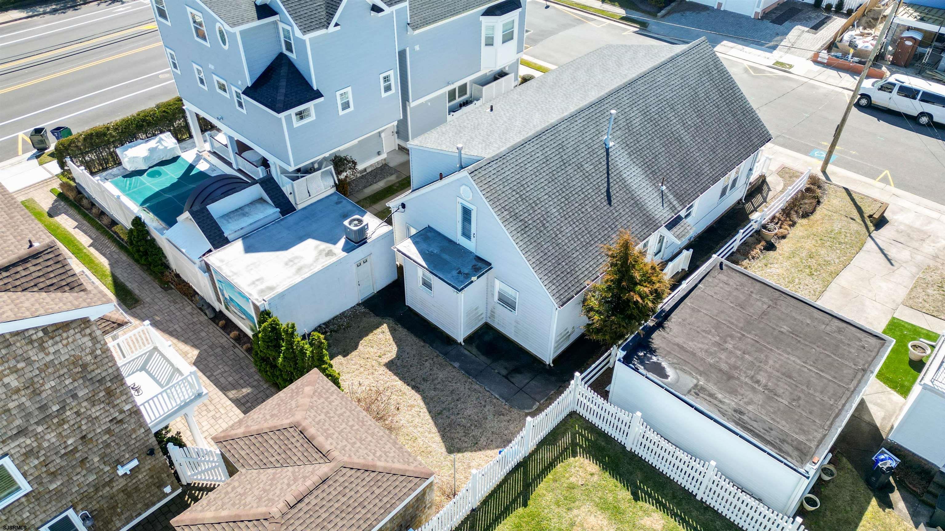 23 S 30th Ave