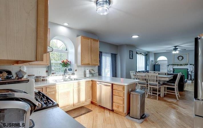 Egg Harbor Township, New Jersey 08234, United States, 4 Bedrooms Bedrooms, ,3 BathroomsBathrooms,Residential,Pending,125731