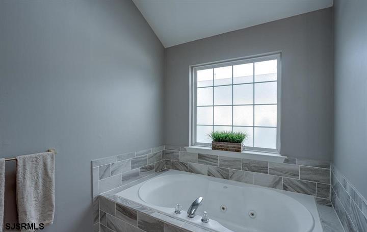 Egg Harbor Township, New Jersey 08234, United States, 4 Bedrooms Bedrooms, ,3 BathroomsBathrooms,Residential,Pending,125731