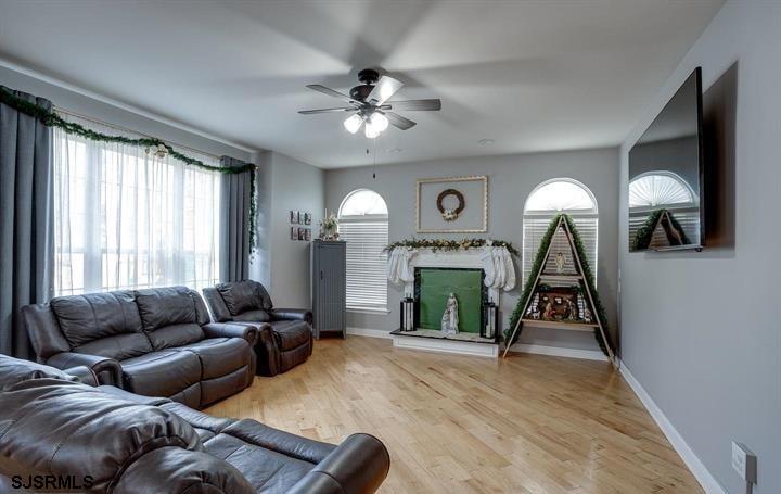 Egg Harbor Township, New Jersey 08234, United States, 4 Bedrooms Bedrooms, ,3 BathroomsBathrooms,Residential,Pending,125731