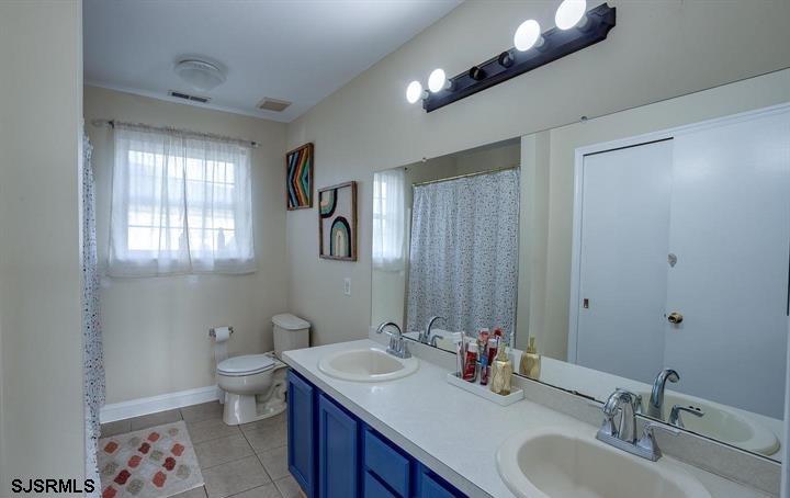 Egg Harbor Township, New Jersey 08234, United States, 4 Bedrooms Bedrooms, ,3 BathroomsBathrooms,Residential,Pending,125731