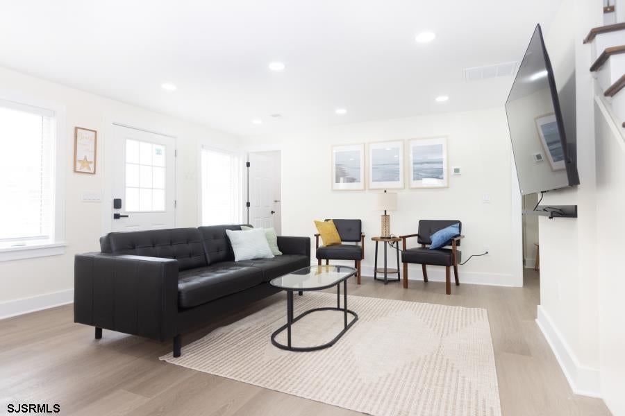 215 E Leaming 5