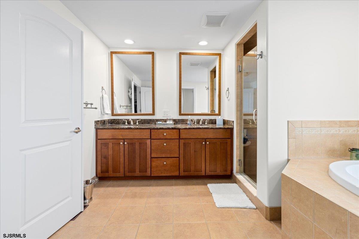 Longport, New Jersey 08403, United States, 5 Bedrooms Bedrooms, ,5 BathroomsBathrooms,Residential,Active,11426