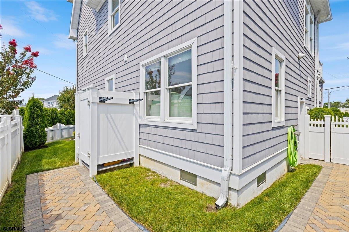 Longport, New Jersey 08403, United States, 5 Bedrooms Bedrooms, ,5 BathroomsBathrooms,Residential,Active,11426