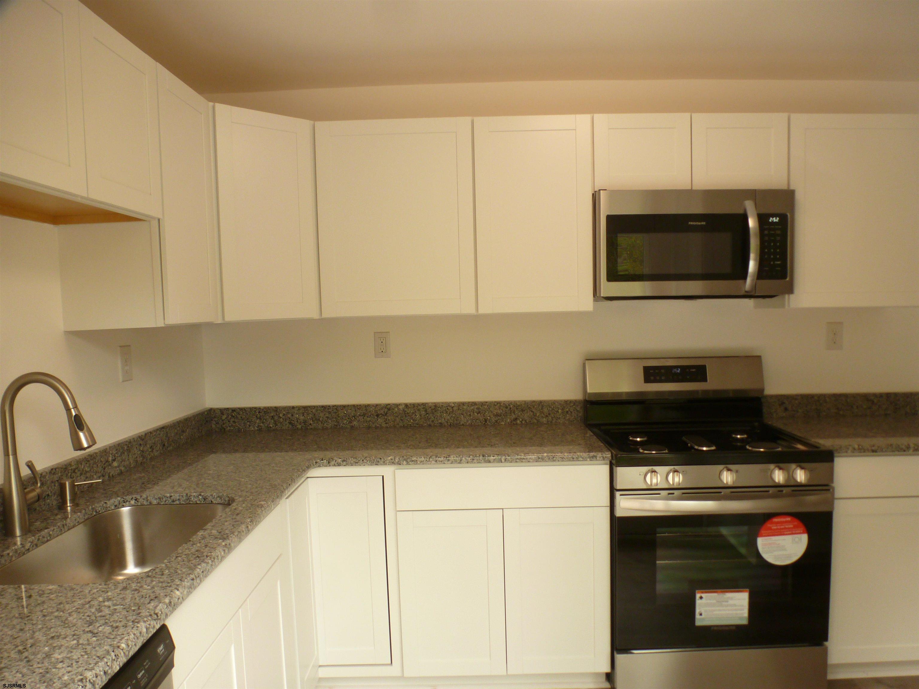 Mays Landing, New Jersey 08330, United States, 3 Bedrooms Bedrooms, ,1 BathroomBathrooms,Residential,Pending,40300