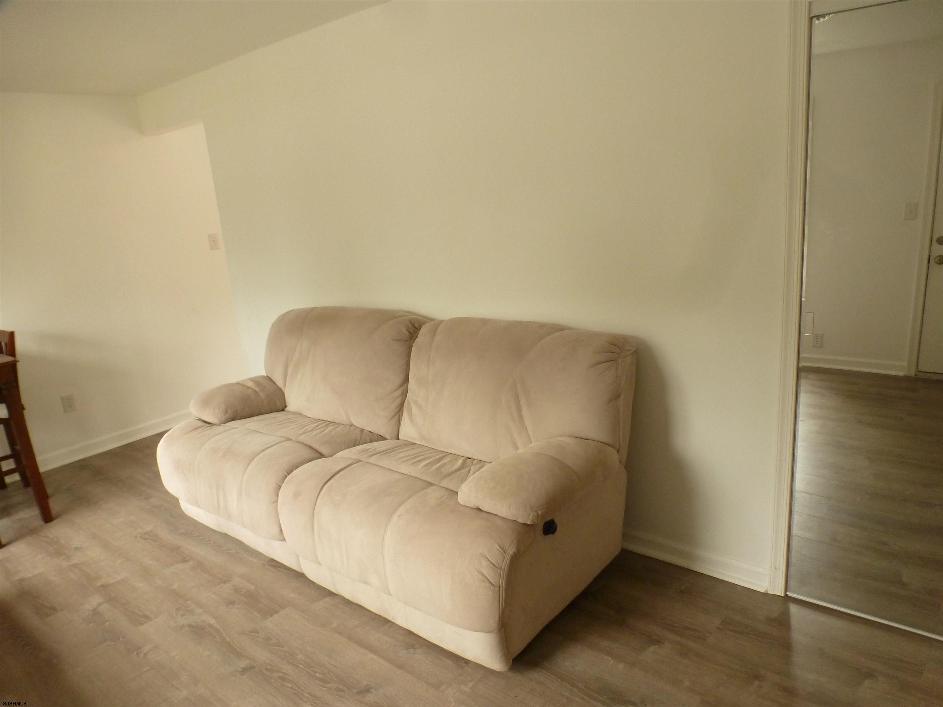 Mays Landing, New Jersey 08330, United States, 3 Bedrooms Bedrooms, ,1 BathroomBathrooms,Residential,Pending,40300