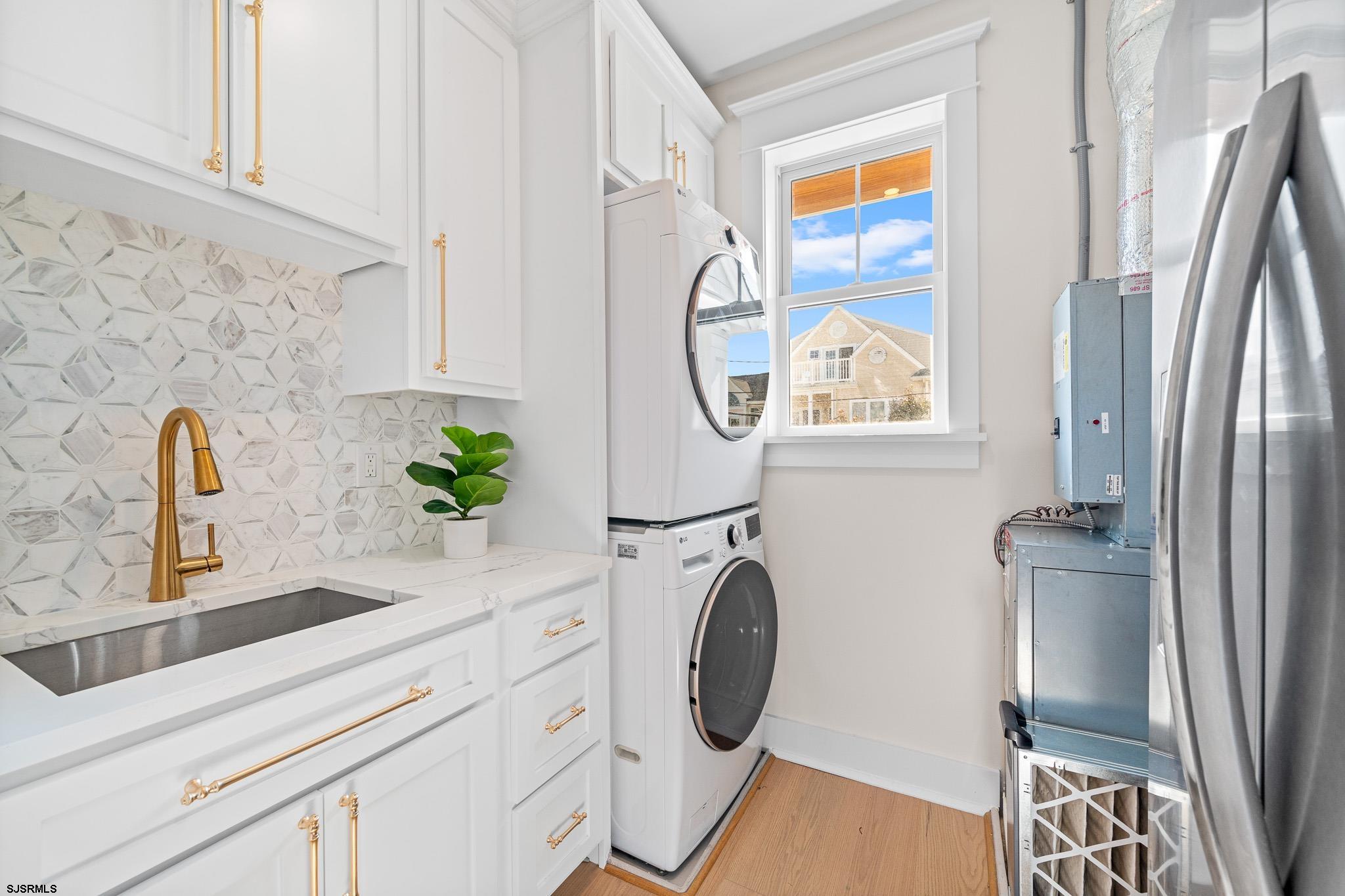 Ocean City, New Jersey 08226, United States, 6 Bedrooms Bedrooms, ,7 BathroomsBathrooms,Residential,Active,236516