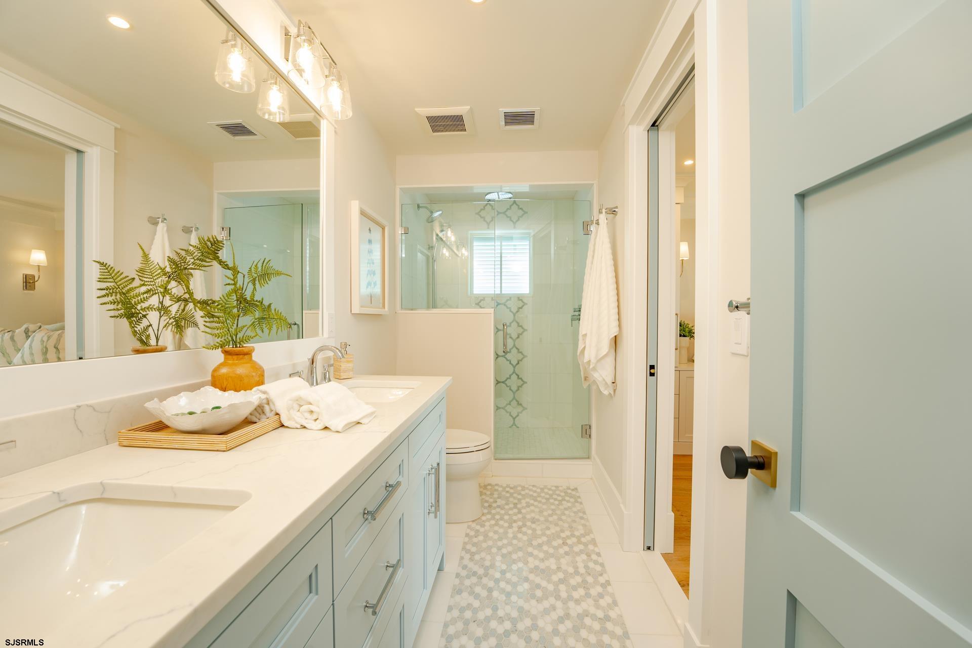 Ocean City, New Jersey 08226, United States, 6 Bedrooms Bedrooms, ,6 BathroomsBathrooms,Residential,Active,150268