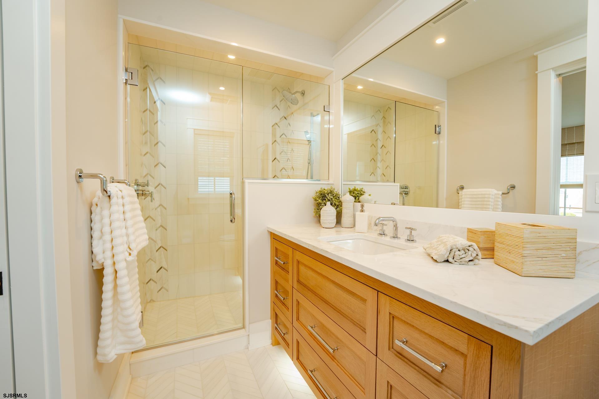 Ocean City, New Jersey 08226, United States, 6 Bedrooms Bedrooms, ,6 BathroomsBathrooms,Residential,Active,150268