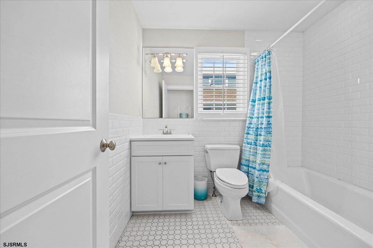 Margate, New Jersey 08402, United States, 5 Bedrooms Bedrooms, ,5 BathroomsBathrooms,Residential,Active,172791