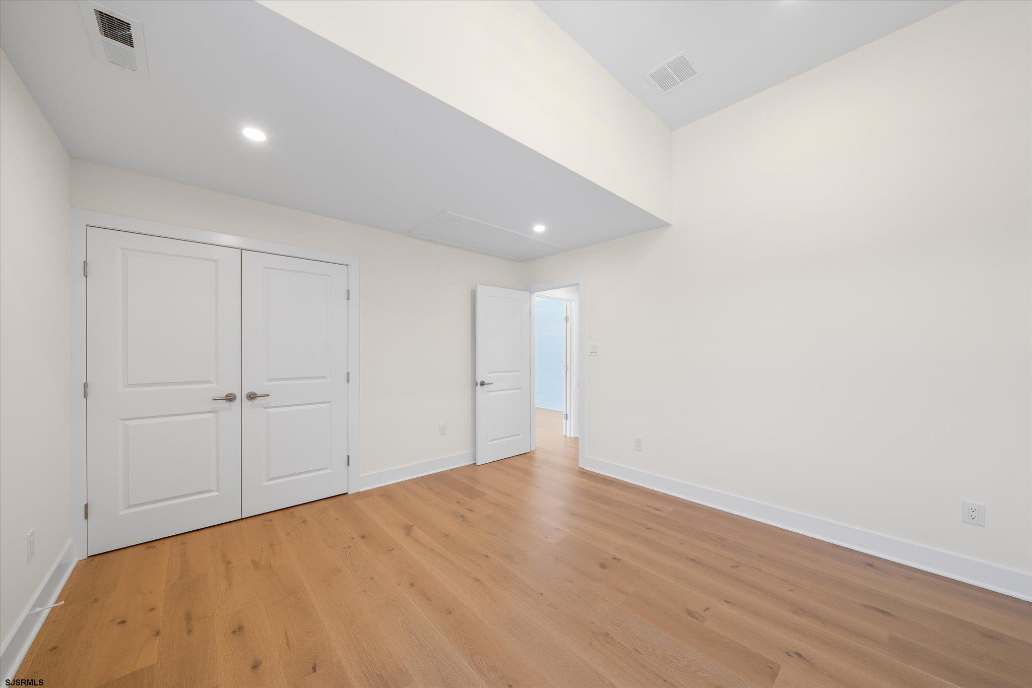 Ocean City, New Jersey 08226, United States, 5 Bedrooms Bedrooms, ,5 BathroomsBathrooms,Residential,Pending,81085