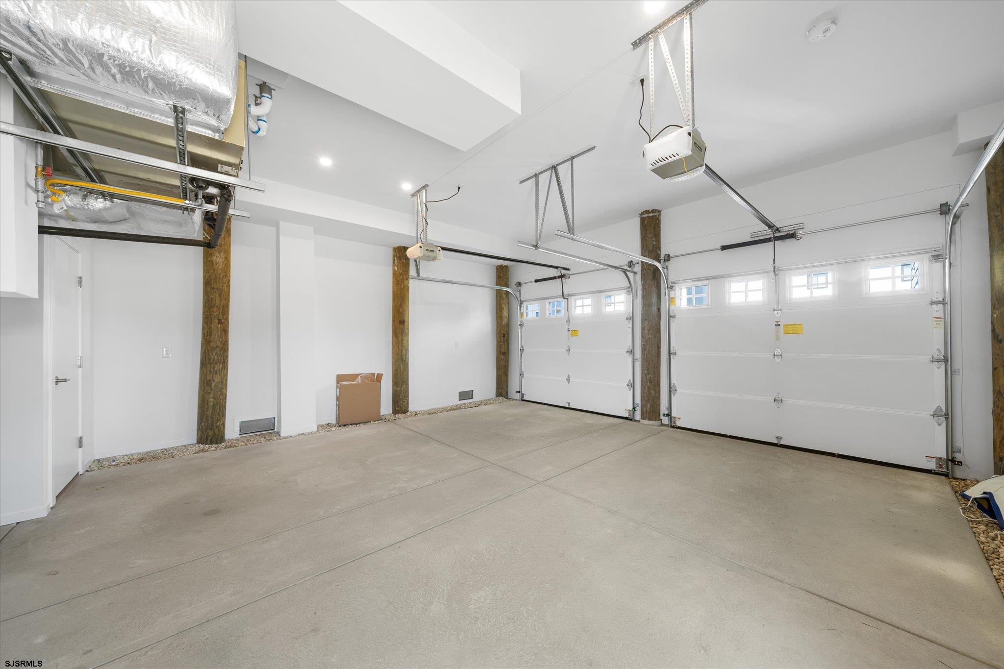 Ocean City, New Jersey 08226, United States, 5 Bedrooms Bedrooms, ,5 BathroomsBathrooms,Residential,Pending,81085