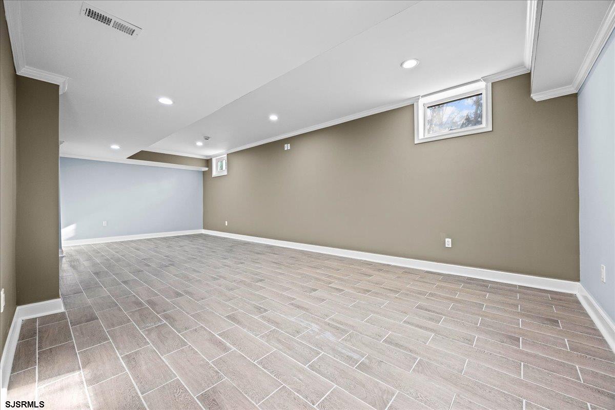 Egg Harbor City, New Jersey 08215, United States, 5 Bedrooms Bedrooms, ,5 BathroomsBathrooms,Residential,Active,247631