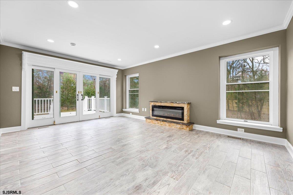 Egg Harbor City, New Jersey 08215, United States, 5 Bedrooms Bedrooms, ,5 BathroomsBathrooms,Residential,Active,247631