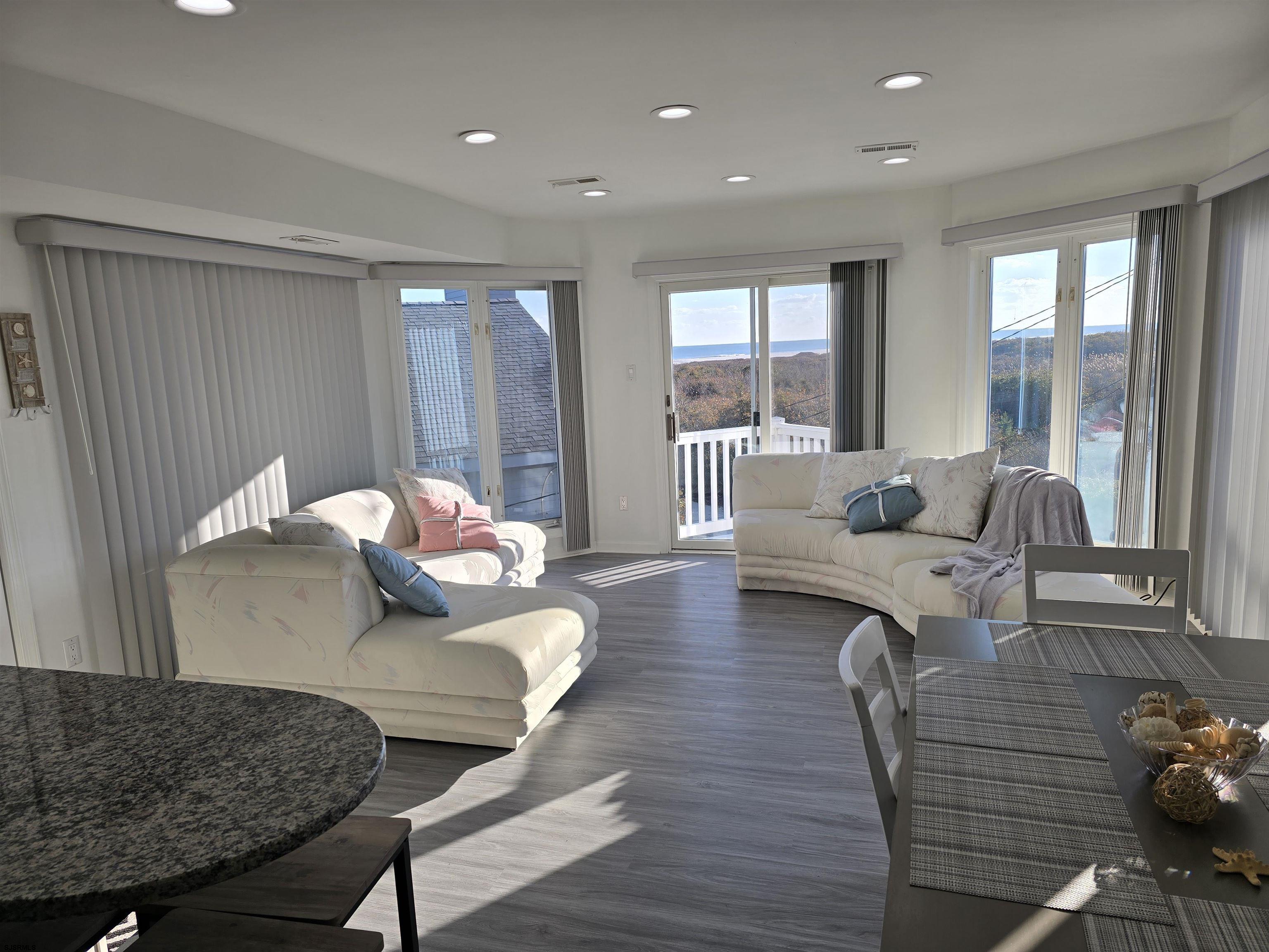Brigantine, New Jersey 08203, United States, 3 Bedrooms Bedrooms, ,2 BathroomsBathrooms,Residential,Active,9731