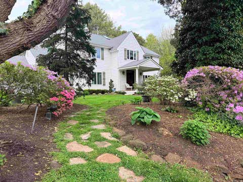 Homes For Sale - 202 E Arbor Ct<br/> Atlantic County, Linwood, NJ 08221
