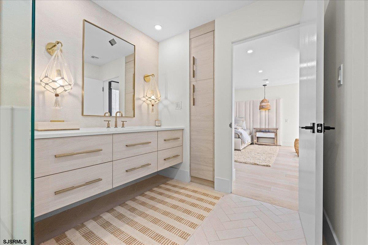 Margate, New Jersey 08402, United States, 6 Bedrooms Bedrooms, ,6 BathroomsBathrooms,Residential,Active,236281