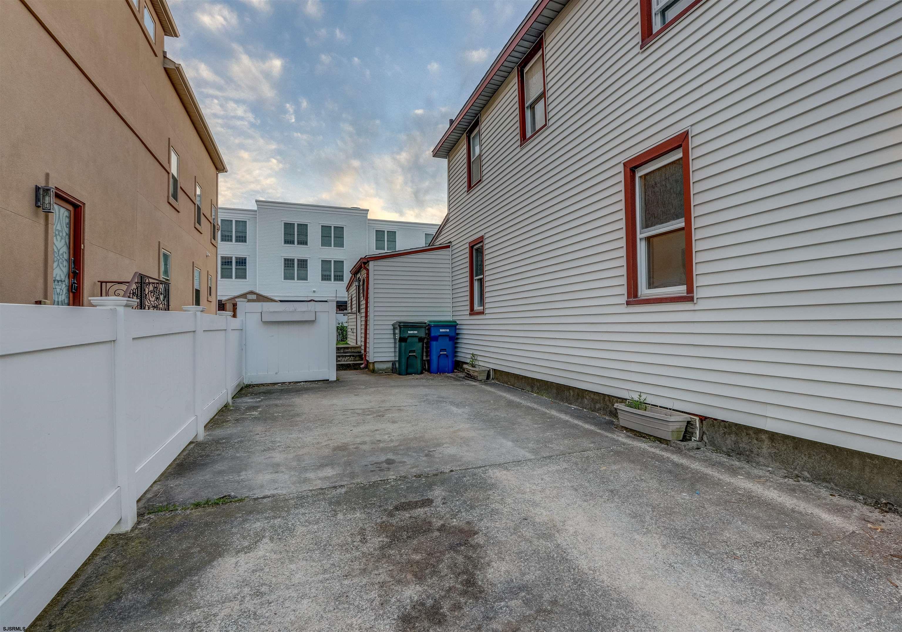 Margate, New Jersey 08402, United States, 2 Bedrooms Bedrooms, ,2 BathroomsBathrooms,Residential,Active,127756