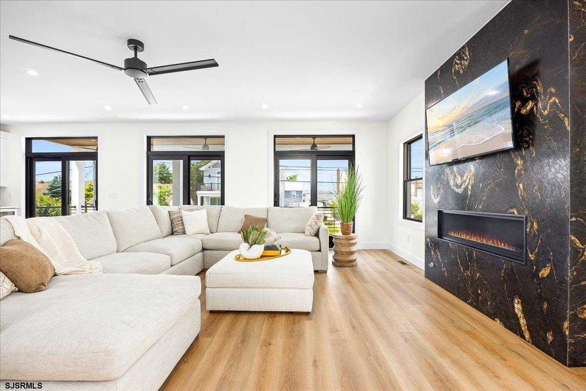 Margate, New Jersey 08402, United States, 5 Bedrooms Bedrooms, ,5 BathroomsBathrooms,Residential,Active,113693