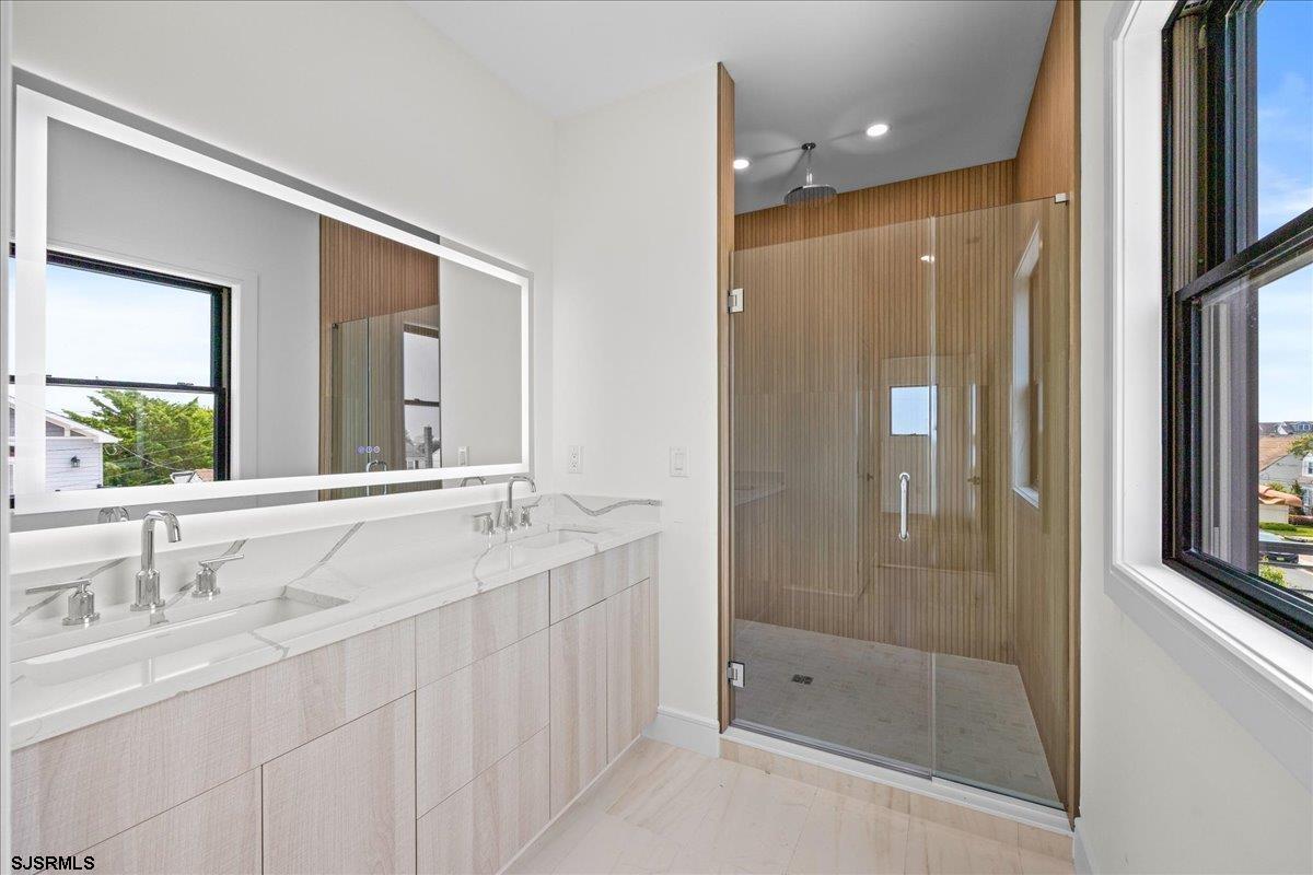 Margate, New Jersey 08402, United States, 5 Bedrooms Bedrooms, ,5 BathroomsBathrooms,Residential,Active,113693