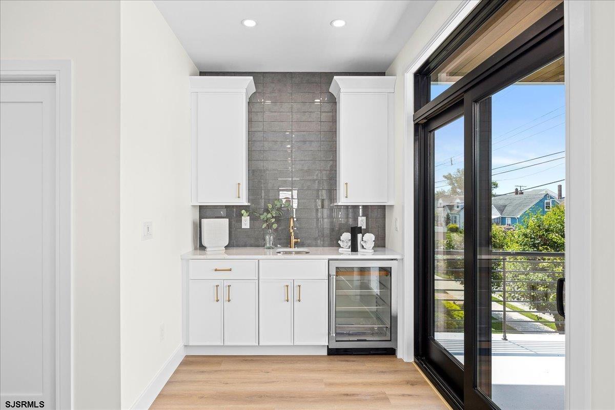 Margate, New Jersey 08402, United States, 5 Bedrooms Bedrooms, ,5 BathroomsBathrooms,Residential,Active,113693