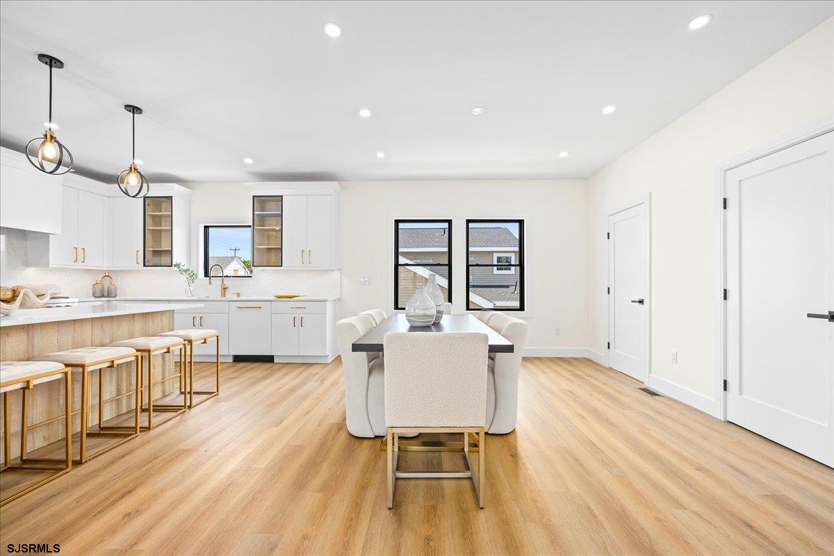 Margate, New Jersey 08402, United States, 5 Bedrooms Bedrooms, ,5 BathroomsBathrooms,Residential,Active,113693