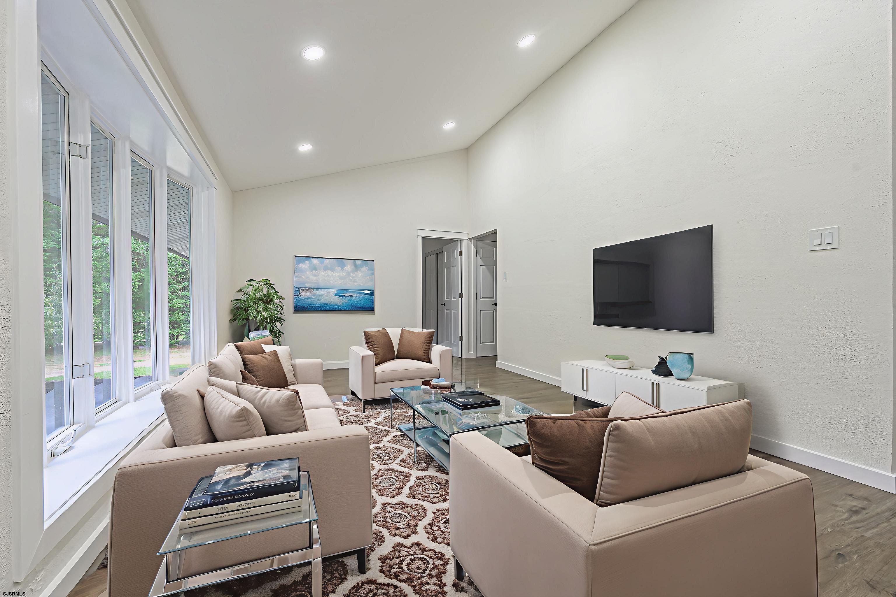 610 E Mcdevitt Dr Dr