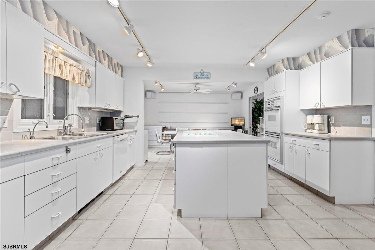 Margate, New Jersey 08402, United States, 6 Bedrooms Bedrooms, ,5 BathroomsBathrooms,Residential,Active,80283