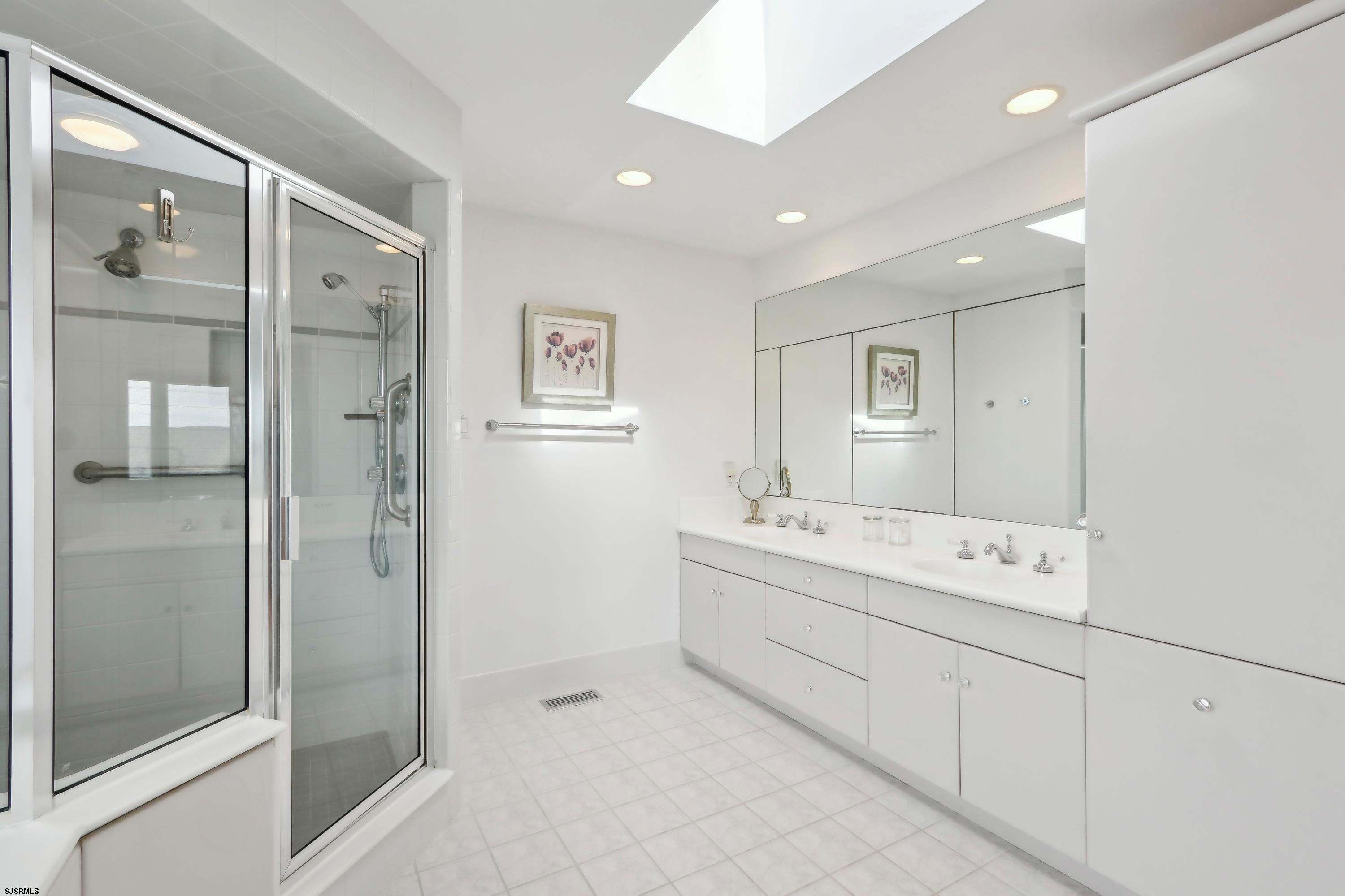 Avalon Boro, New Jersey 08202, United States, 6 Bedrooms Bedrooms, ,5 BathroomsBathrooms,Residential,Active,85295