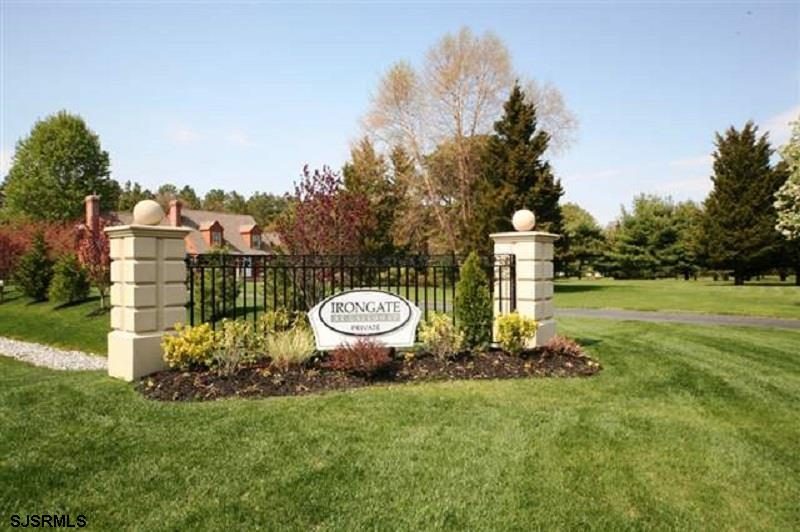 801 Gatehouse Dr