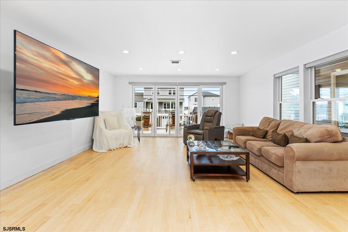 Ventnor, New Jersey 08406, United States, 6 Bedrooms Bedrooms, ,5 BathroomsBathrooms,Residential,Active,41463