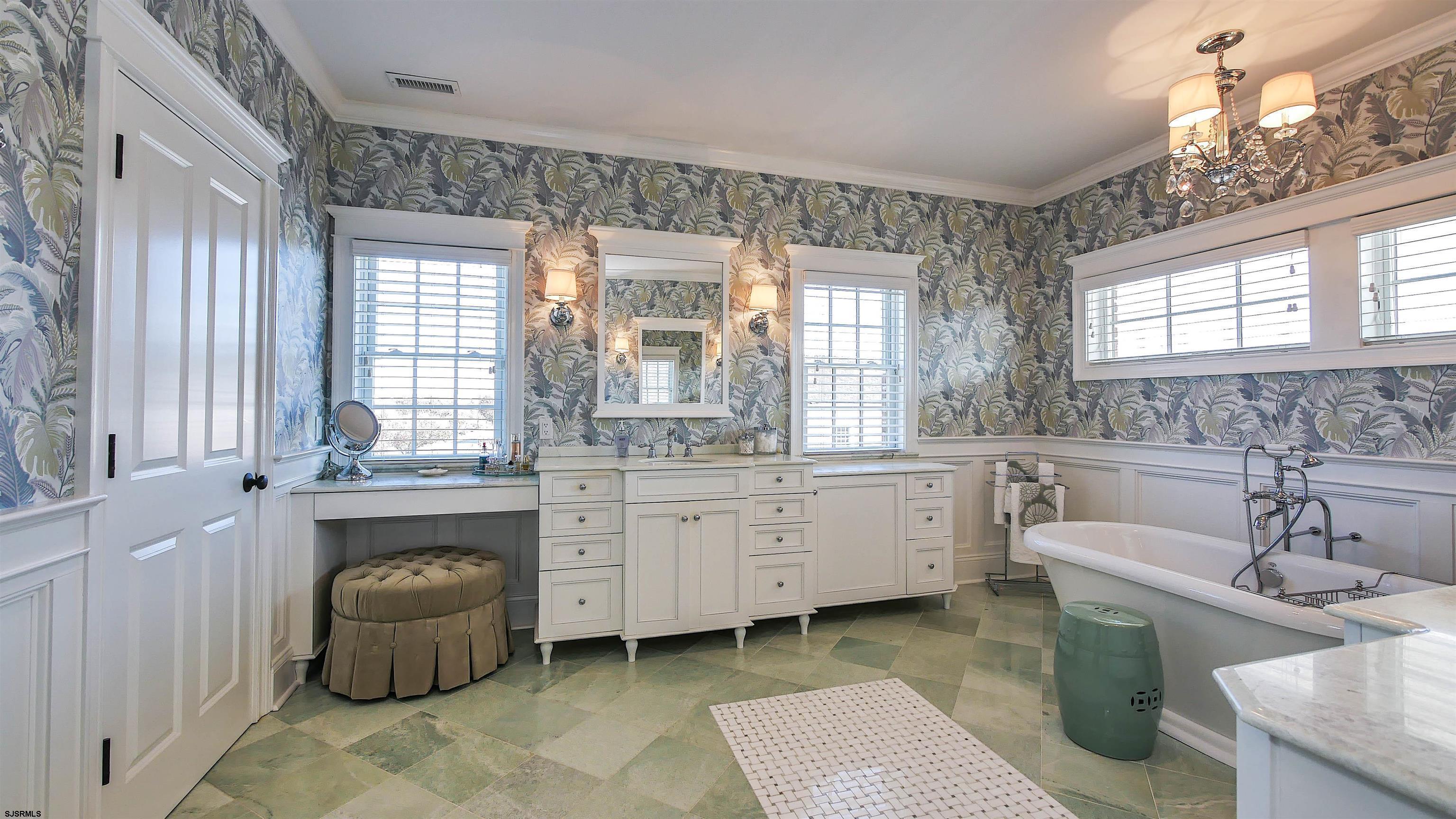 Margate, New Jersey 08402, United States, 5 Bedrooms Bedrooms, ,5 BathroomsBathrooms,Residential,Active,160447