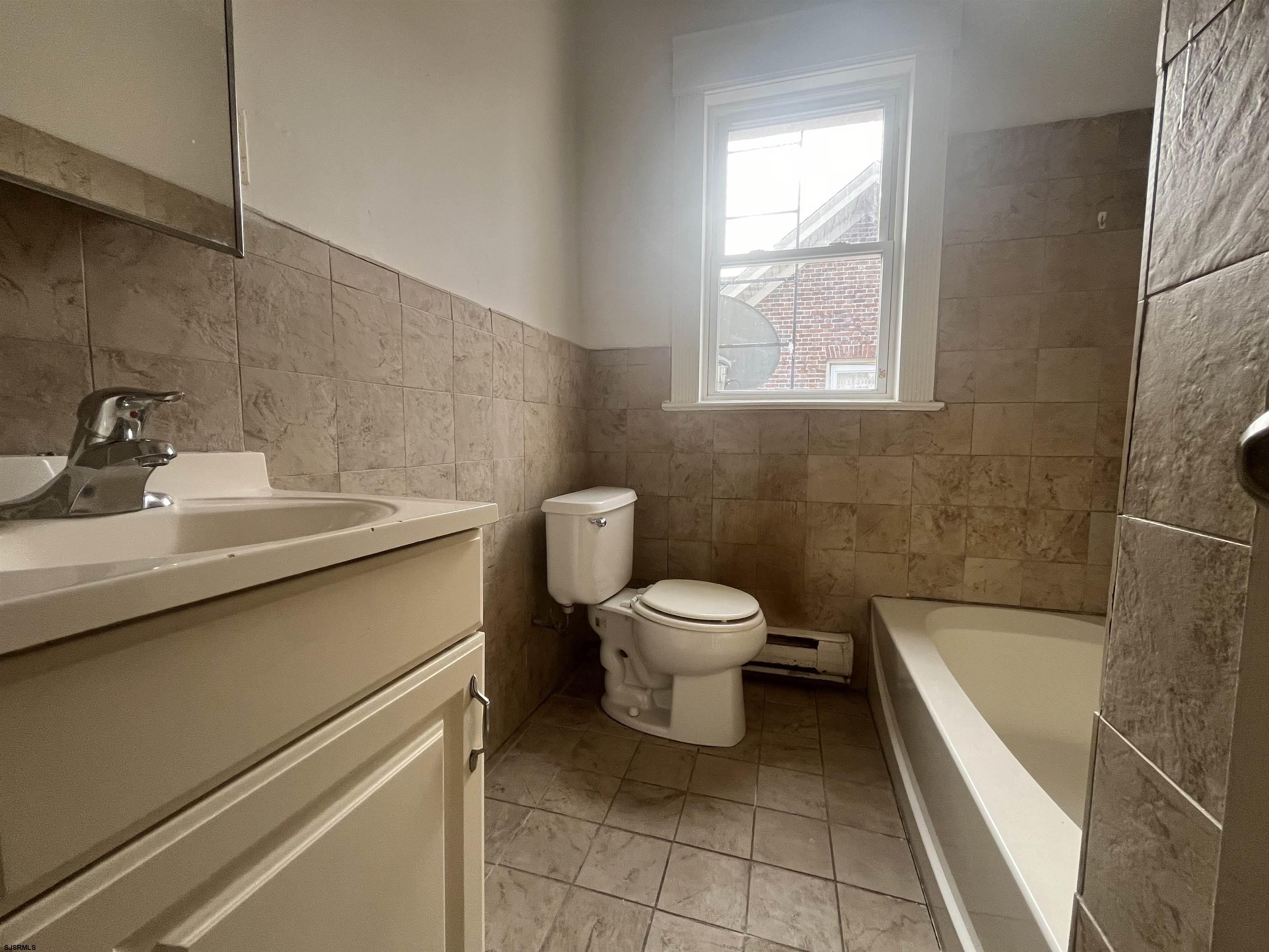 Atlantic City, New Jersey 08401, United States, 1 Bedroom Bedrooms, ,1 BathroomBathrooms,Residential,Active,17879