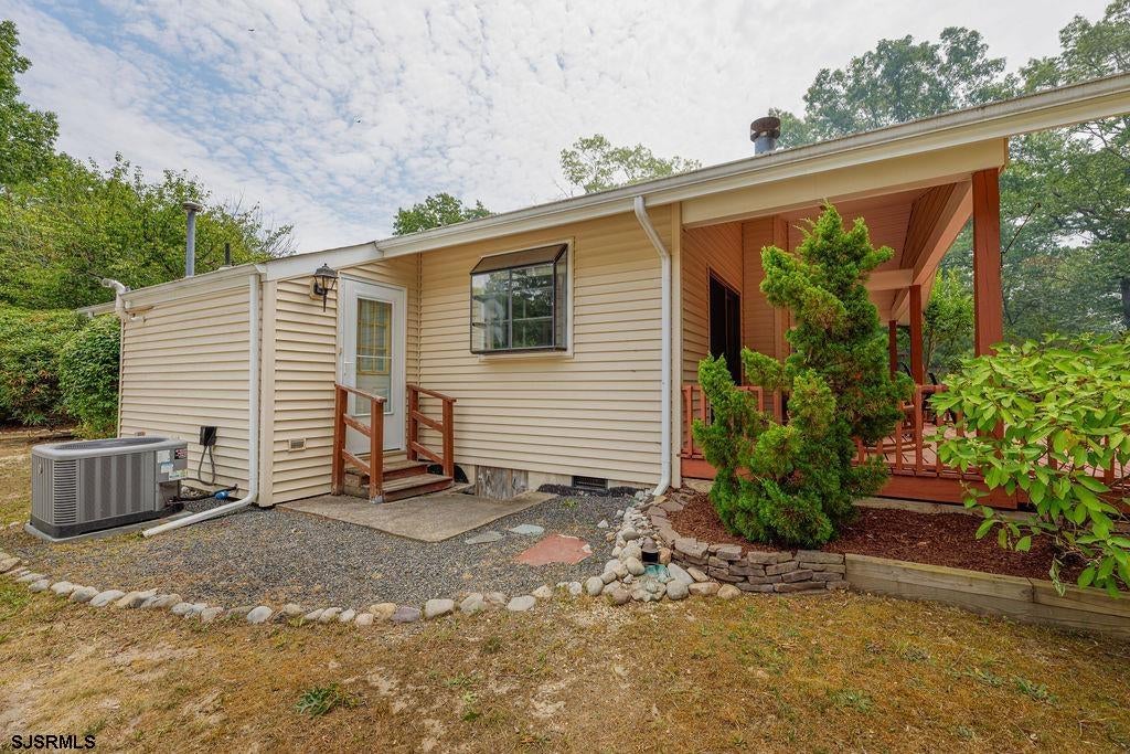 202 E Sturbridge