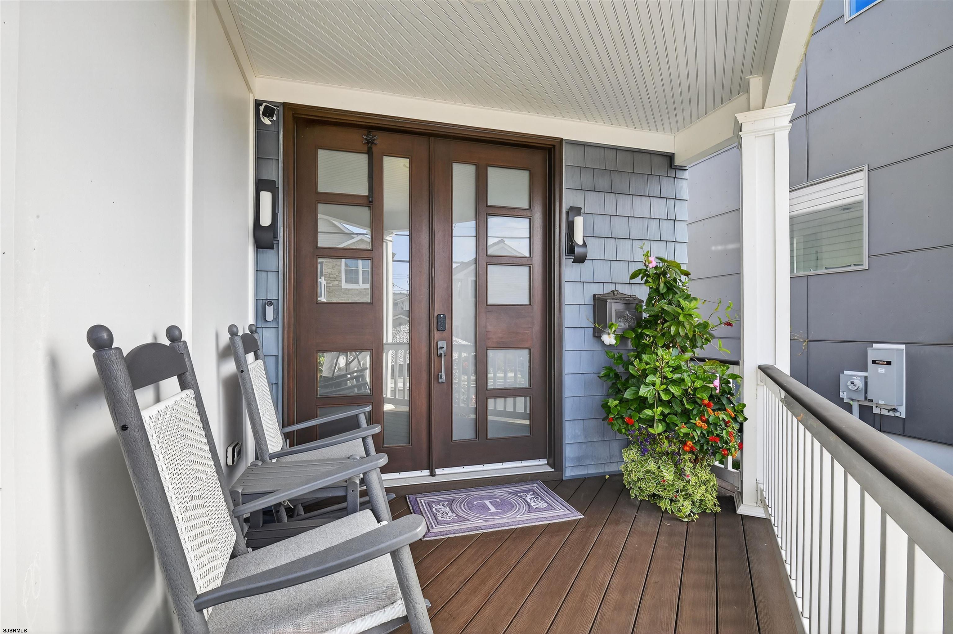 5 N Iroquois Ave