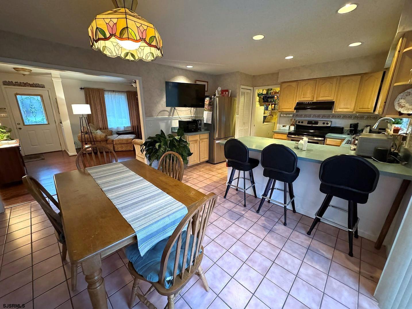 Mays Landing, New Jersey 08330, United States, 3 Bedrooms Bedrooms, ,2 BathroomsBathrooms,Residential,Active,104954