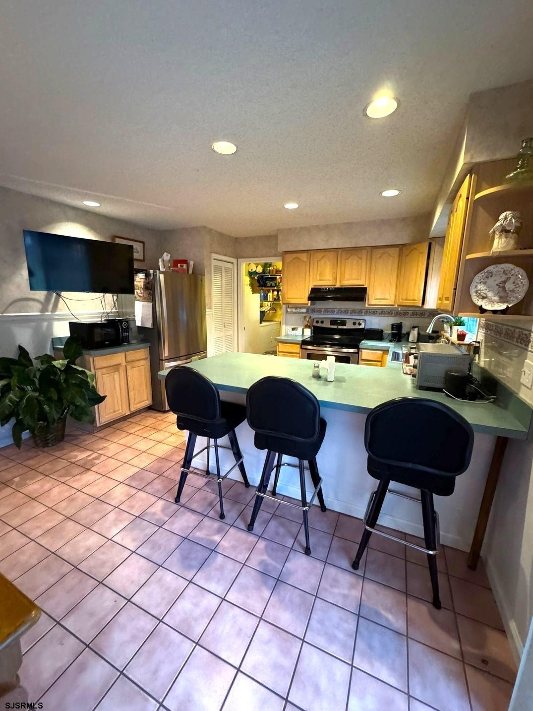 Mays Landing, New Jersey 08330, United States, 3 Bedrooms Bedrooms, ,2 BathroomsBathrooms,Residential,Active,104954