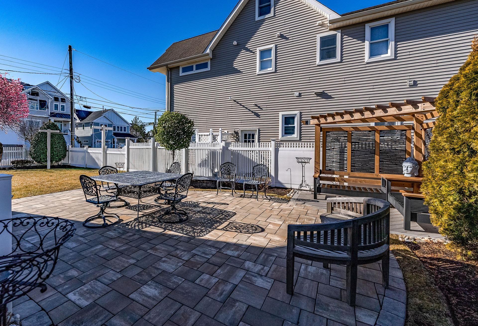 Ocean City, New Jersey 08226, United States, 5 Bedrooms Bedrooms, ,6 BathroomsBathrooms,Residential,Pending,10525