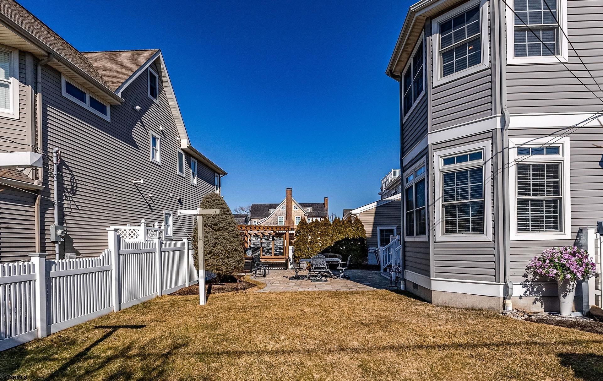 Ocean City, New Jersey 08226, United States, 5 Bedrooms Bedrooms, ,6 BathroomsBathrooms,Residential,Pending,10525