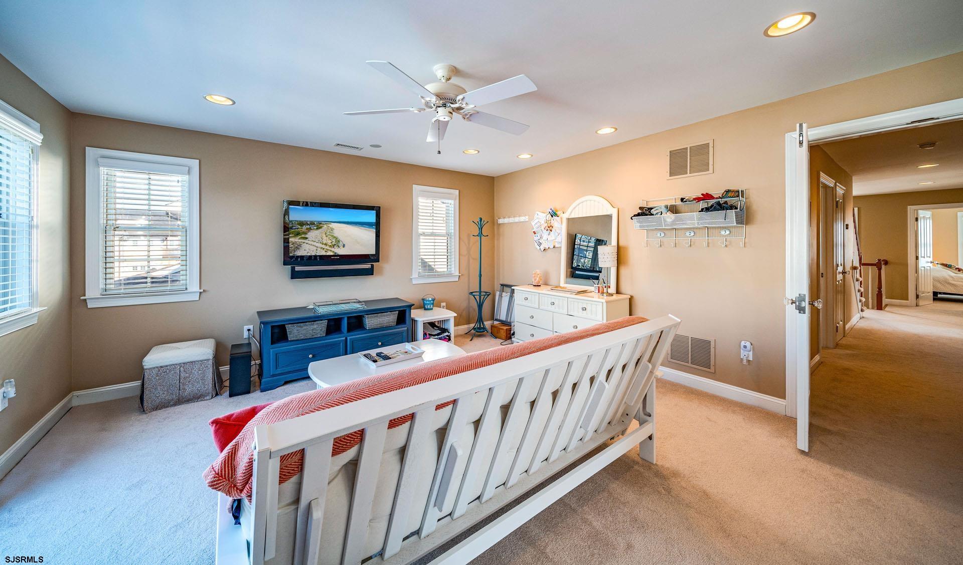 Ocean City, New Jersey 08226, United States, 5 Bedrooms Bedrooms, ,6 BathroomsBathrooms,Residential,Pending,10525