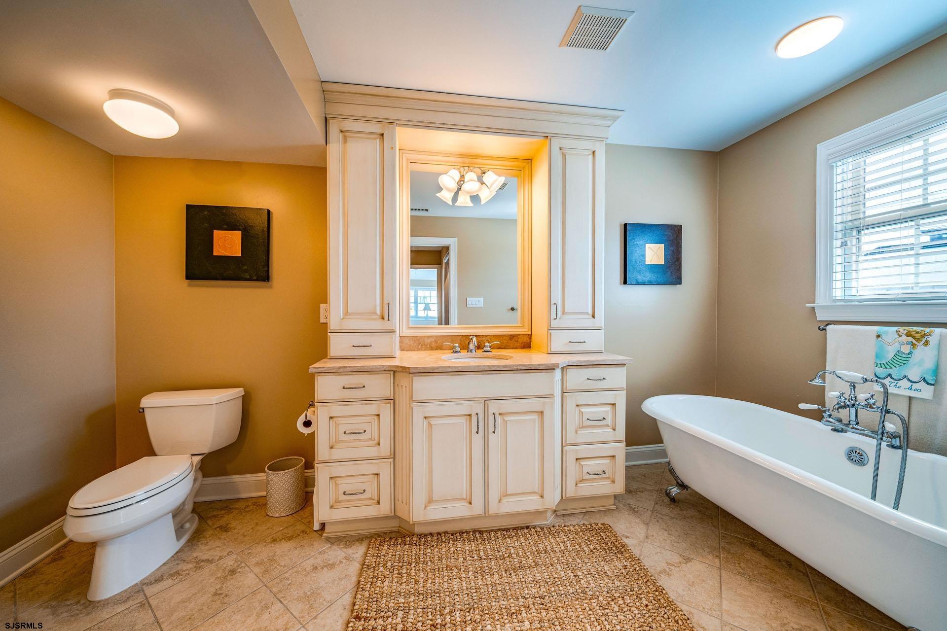 Ocean City, New Jersey 08226, United States, 5 Bedrooms Bedrooms, ,6 BathroomsBathrooms,Residential,Pending,10525