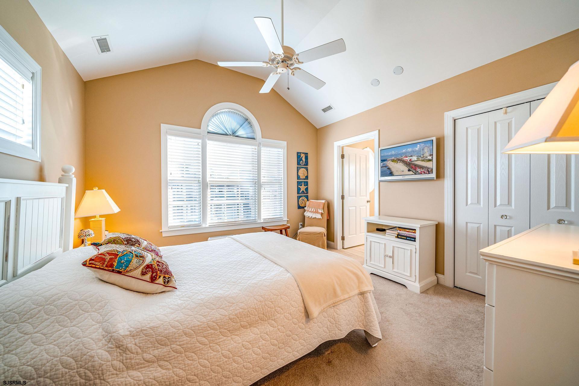 Ocean City, New Jersey 08226, United States, 5 Bedrooms Bedrooms, ,6 BathroomsBathrooms,Residential,Pending,10525