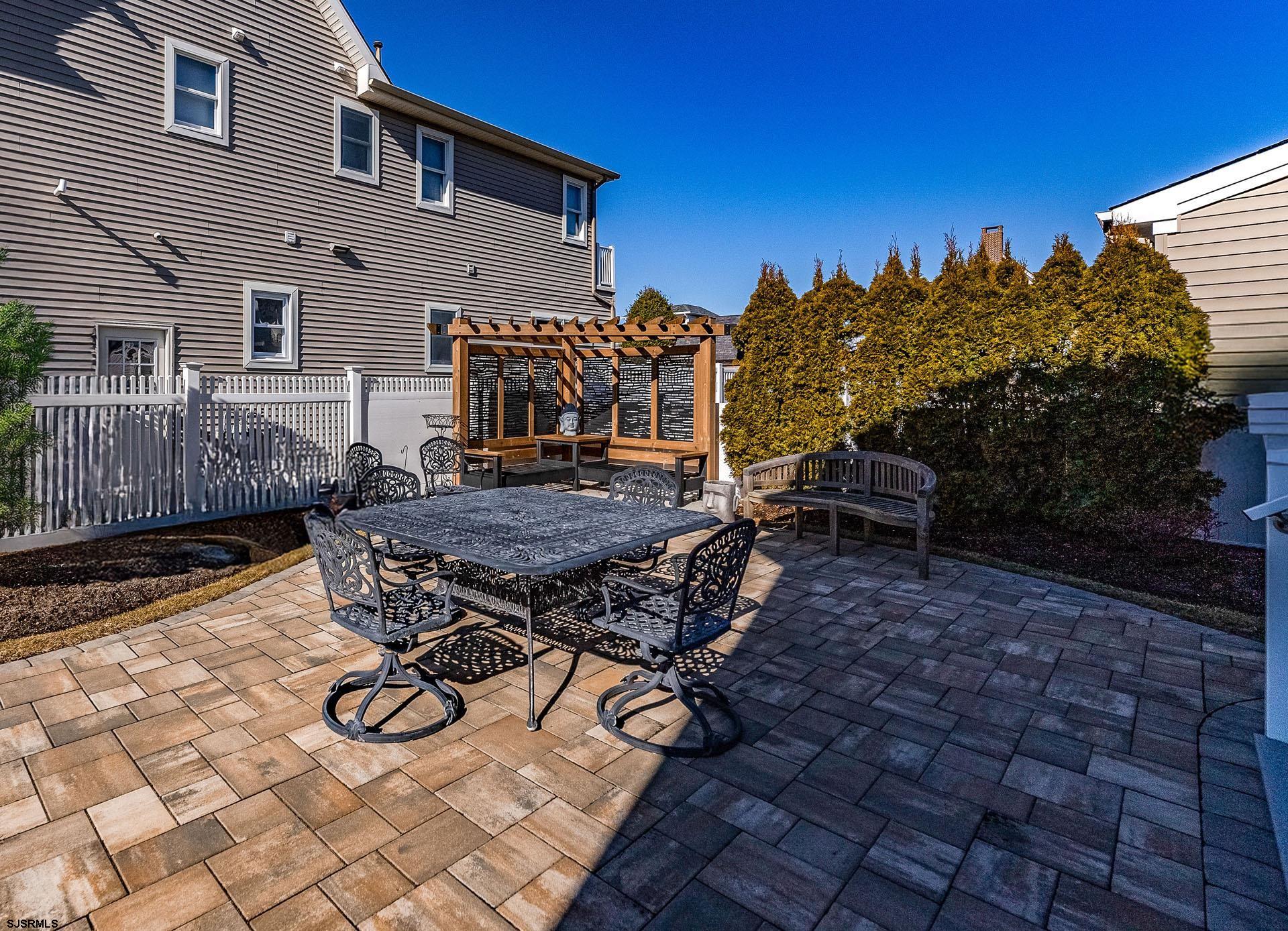 Ocean City, New Jersey 08226, United States, 5 Bedrooms Bedrooms, ,6 BathroomsBathrooms,Residential,Pending,10525