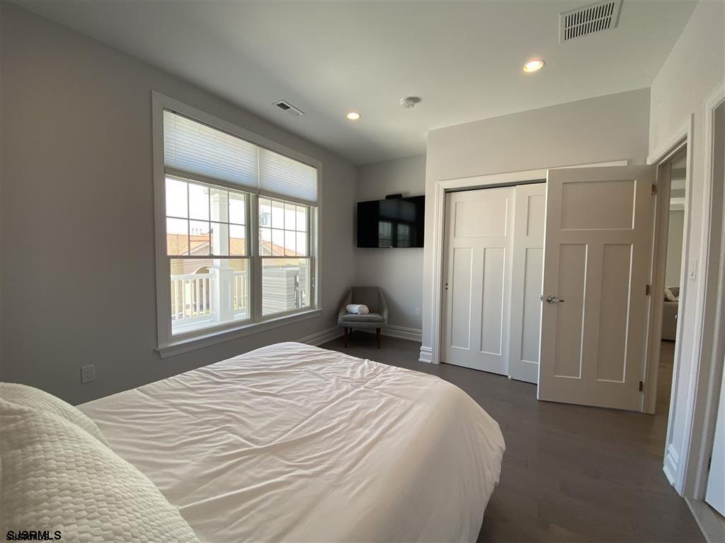 Ventnor, New Jersey 08406, United States, 4 Bedrooms Bedrooms, ,4 BathroomsBathrooms,Residential,Active,81904